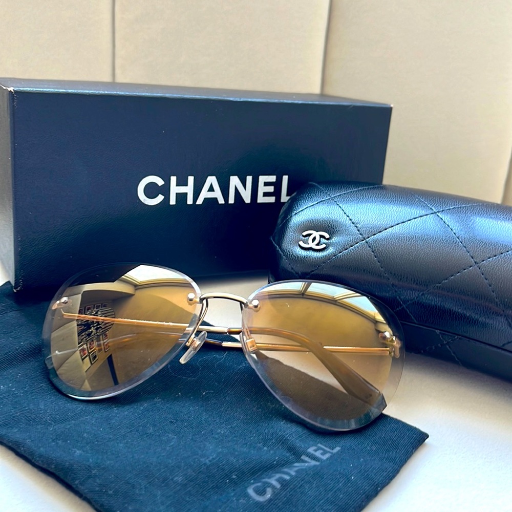 CHANEL Rimless Gradient Brown Sunglasses - Picture 2 of 3